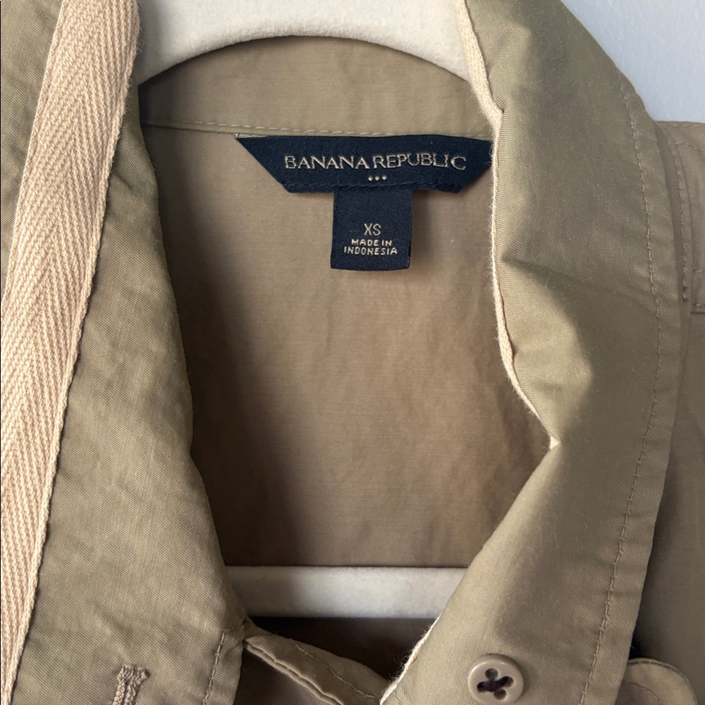 🧥 Banana republic water proof trench coat in color maverick tan - Picture 10 of 10